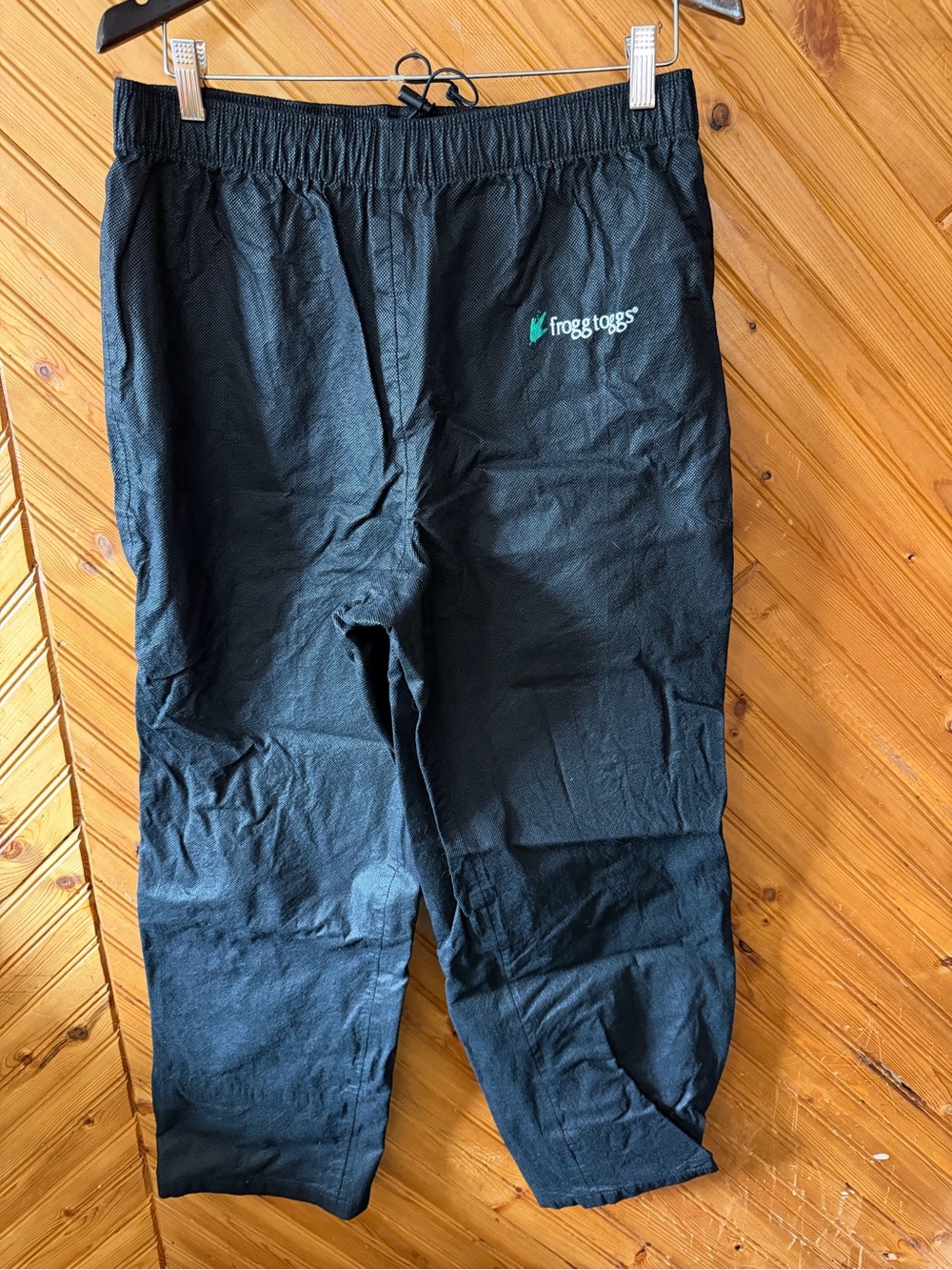 Men’s Black Frogg toggs rain pants medium
